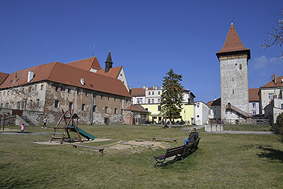 Znojmo: Kapucínská zahrada, Vlkova věž, 27.3.2022 Znojmo