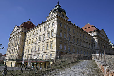 Znojmo: Klášter premonstrátů Louka, 27.3.2022 Znojmo
