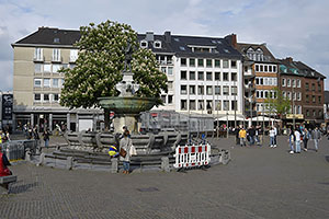 Aachen: Karlsbrunnen, Markt, 12.5.2023 Aachen