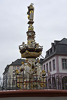 Trier: Petrusbrunnen, Hauptmarkt, 12.5.2023 Trier