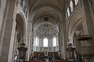 Trier: katedrála sv. Petra, Trierer Dom, Hohe Domkirche St. Peter zu Trier, 12.5.2023 Trier