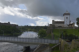 Narva: rieka Narva, Narva linnus, 15.7.2022 Narva