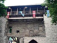 Tallinn: opevnenie dolného mesta, prechod z Toompea do záhrady dánskeho kráľa (Taani kuninga aed), 2.8.2013 Tallinn