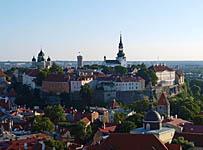 Tallinn: pohľad z veže kostola sv. Olafa na Horné mesto (Toompea), 2.8.2013 Tallinn