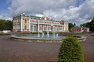 Tallinn: Kadrioru loss, palác Kadriorg, Ekaterintal, barokový palác Petra I. pre Katarínu I., 16.7.2022 Tallinn