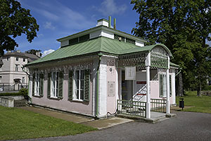 Tallinn: Kadriorg, Kadrioru park, informačné centrum, 16.7.2022 Tallinn