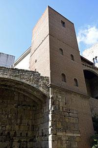 Barcelona: Torres de la Muralla del Palau Requesens, 12.3.2016 Barcelona