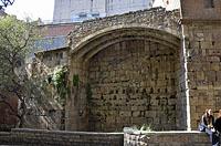 Barcelona: Torres de la Muralla del Palau Requesens, 12.3.2016 Barcelona