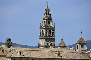 Córdoba: Torre del Campanario, výhľad na mesto z Avenida Fray Albino, 17.4.2023 Córdoba