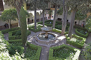 Granada: Alhambra, Palacios Nazaríes, Patio de Lindaraja, 20.4.2023 Granada