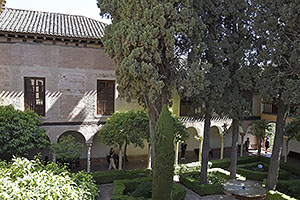 Granada: Alhambra, Palacios Nazaríes, Patio de Lindaraja, 20.4.2023 Granada