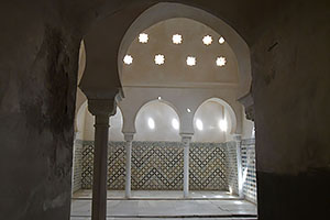 Granada: Alhambra, Palacios Nazaríes, Baños Reales, 20.4.2023 Granada