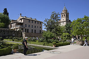 Granada: Alhambra, Palacios Nazaríes, Jardines del Partal, 20.4.2023 Granada