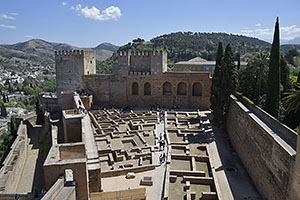 Granada: Alhambra, Alcazaba, Plaza de Armas, 20.4.2023 Granada