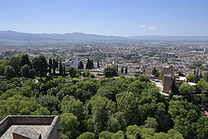 Granada: výhľad na mesto z Alhambry, 20.4.2023 Granada