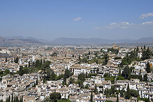 Granada: výhľad na mesto z Alhambry, 20.4.2023 Granada