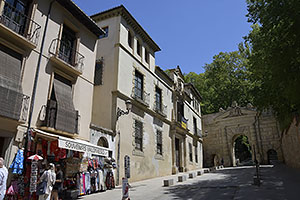 Granada: Puerta de las Granadas, Arco de las Granadas, Cuesta de Gomérez, 20.4.2023 Granada