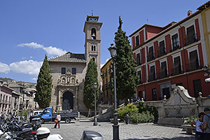 Granada: Plaza De Santa Ana, Iglesia Parroquial de San Gil y Santa Ana, 20.4.2023 Granada