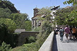 Granada: Paseo de los Tristes, Puente de las Chirimías, 20.4.2023 Granada