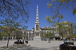 Málaga: Obelisco a Torrijos, Plaza de la Merced, 15.4.2023 Málaga