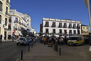 Ronda: Calle Virgen de la Paz, Plaza Teniente Arce, 15.4.2023 Ronda
