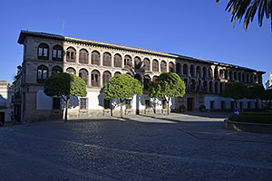 Ronda: Plaza Duquesa de Parcent, Ayuntamiento de Ronda, 15.4.2023 Ronda