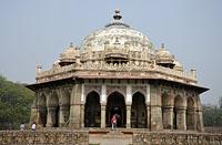 Dilli: Isa Khan Niyazi's Tomb, 23.2.2015 Dilli
