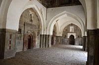 Dilli: Isa Khan Niyazi's Tomb, 23.2.2015 Dilli