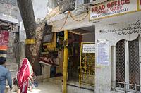 Dilli: Nizamuddin Dargah a Jamaat Khana, 23.2.2015 Dilli