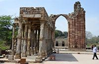 Dilli: Qutub Minar, Quwwat-ul-Islam Mosque, 12.3.2015 Dilli