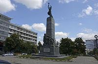 Kišiňov: Monument Comsomolului Leninist, Bulevardul Grigore Vieru, 31.7.2019 Kisinev