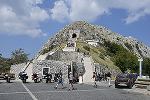 Čierna Hora: Nacionalni Park Lovćen, mauzóleum Petara II Petrovića-Njegoša, 20.8.2021 Cierna Hora