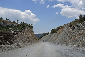 Čierna Hora: výstavba preložky cesty R-17 Cetinje - Nikšić, 20.8.2021 Cierna Hora