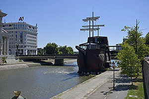 Skopje: Vardar, Most Vera Aceva, 8.8.2021 Skopje