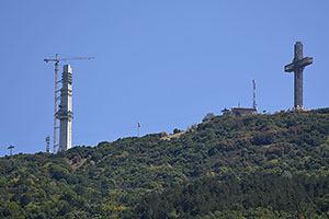 Skopje: kríž Milénia na vrchu Krstovar, 8.8.2021 Skopje