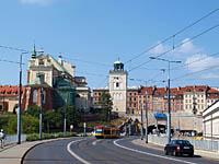 Varšava: kostol sv. Anny, jej zvonica a podjazd pod starým mestom, 11.8.2013 Varsava