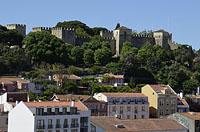 Lisabon: výhľad z Miradouro da Graça na Castelo de S. Jorge, 11.5.2019 Lisabon