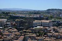Porto: výhľad z Torre dos Clérigos na Sé do Porto a Claustros do Mosteiro da Serra do Pilar, 13.5.2019 Porto