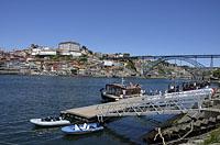 Porto: Ribeira de Gaia, Avenida de Diogo Leite, Ponte de Dom Luís I, 13.5.2019 Porto