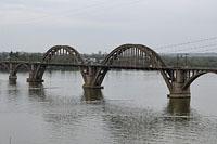 Dnipro: vyhliadka z ruského kolesa na železničný most, 14.9.2018 Ukrajina, Dnipro