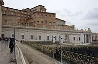 Vatikán: Piazza San Pietro, Palazzo Apostolico, 12.4.2018 Vatikan