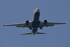 Heraklion: Boeing 737-8AS SP-RKG Ryanair, 27.4.2025 dopravny mix