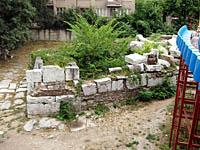 Bulharsko, Stara Zagora: komplex zapadnej brany Augusta Trajana, 6.8.2007 Bulharsko, Stara Zagora