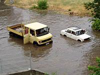 Bulharsko, Stara Zagora: zaplavena ul. Slavianski, 6.8.2007 Bulharsko, Stara Zagora
